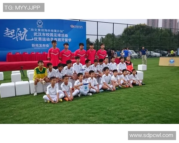 武汉足球队心理素质强劲跻身全国第三名引发关注与讨论