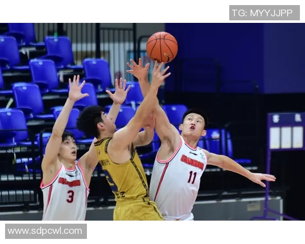 南京篮球队技艺揭秘：从战术到训练全面剖析篮球巨献的背后故事